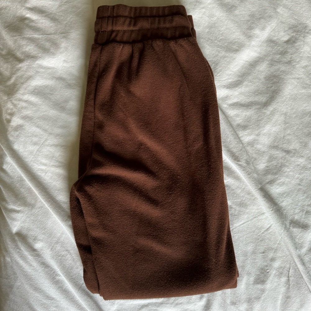 If it were me: brown sweatpants with pockets